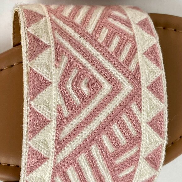 Haute Hippe Baby Pink Tapestry Slide Sandals Boho Ivory Aztec Tribal Size 9 NWT - Picture 3 of 8